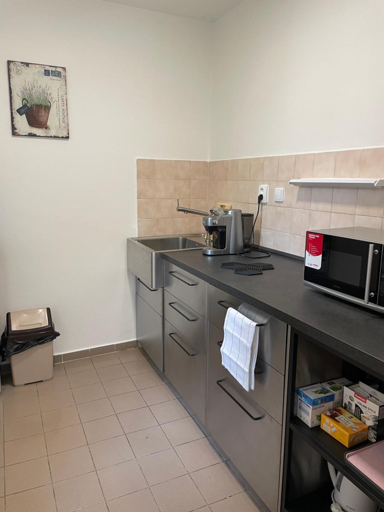 Kolotuk Vandrarhem Hradec Králové Exteriör bild